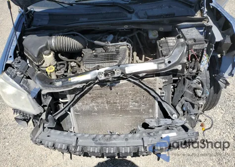 2011 Chrysler Town & Country Touring L z USA, uszkodzony, nr VIN 2A4RR8DG3BR746710